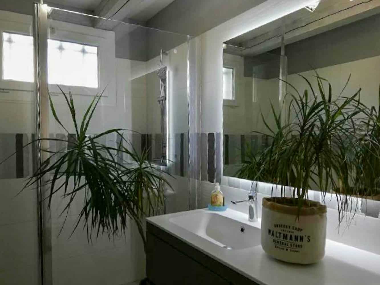 Salle de bain rénovée sur Pélissanne