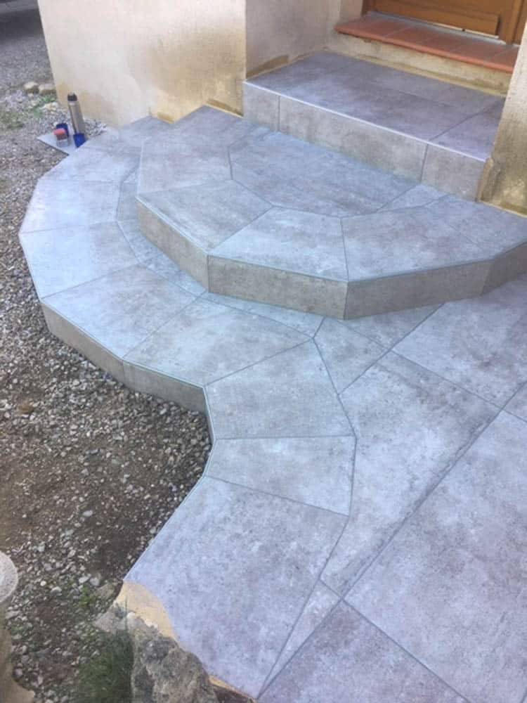 pose de carrelage extérieur pour escalier et terrasse sur salon de provence