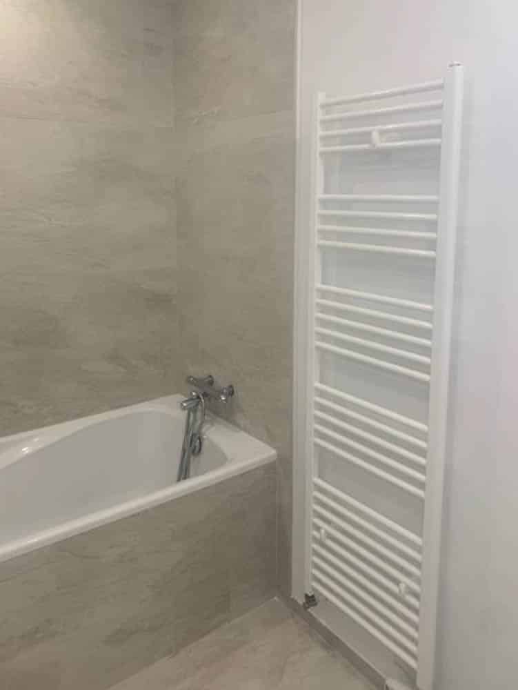 Baignoire carrelée vers Lambesc