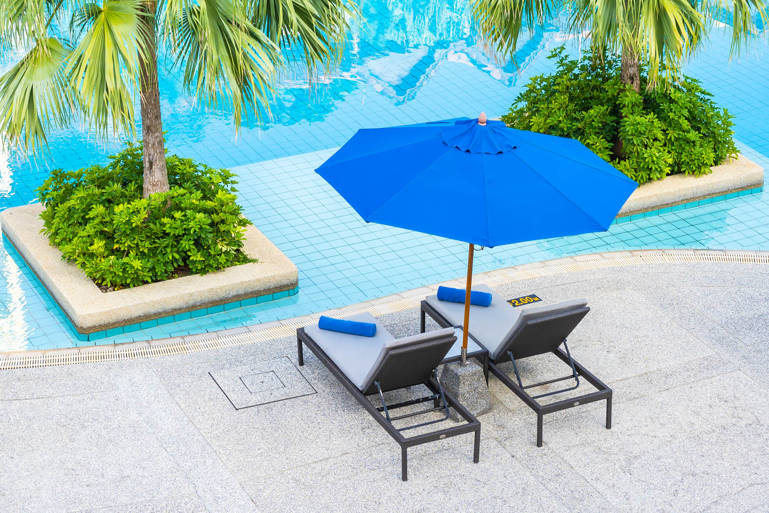 Conseils pour entretenir le carrelage de piscine et préserver son éclat