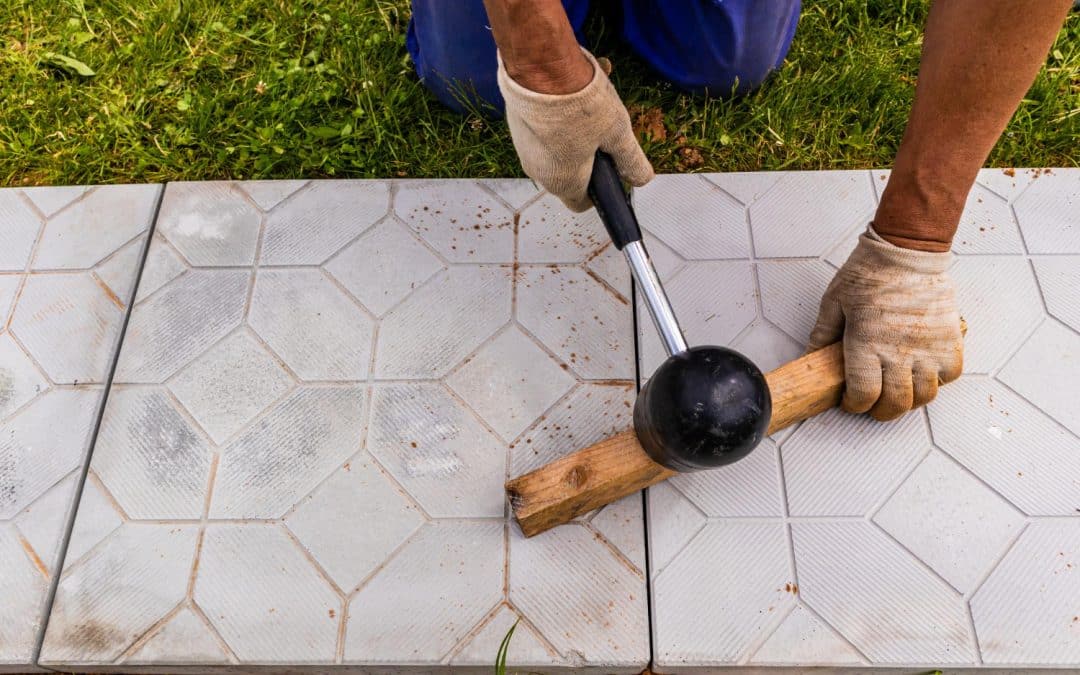 Terrasse en carrelage à La Barben : quelles sont les meilleures options pour résister au climat provençal ?